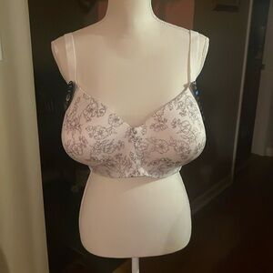 NWT Bali Smoothing Full Size Bra 44D